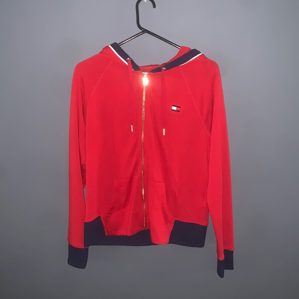 Brand new Tommy Hilfiger zip up hoodie. Size s.